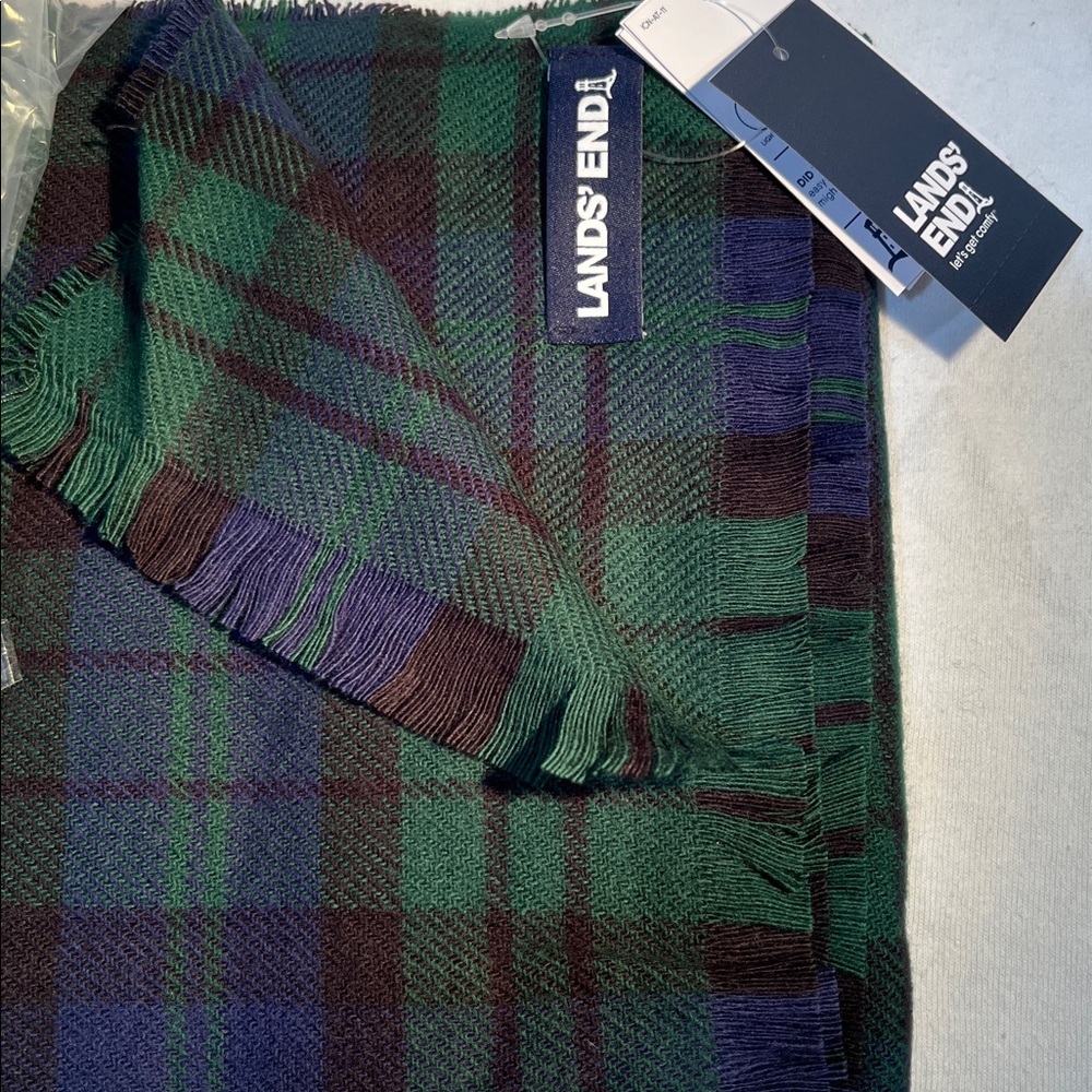 Lands’ End Scarf - Picture 3 of 6
